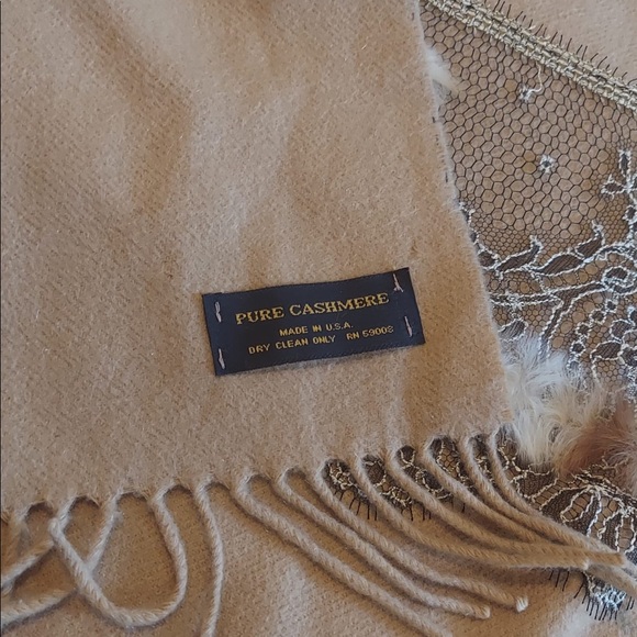 Large cashmere shawl/ Stole - Picture 4 of 4